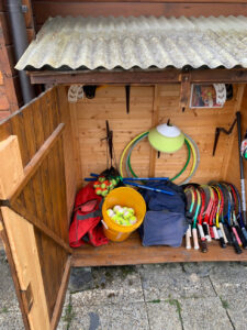 Le club met à disposition de ses membres du matériel d'entraînement.